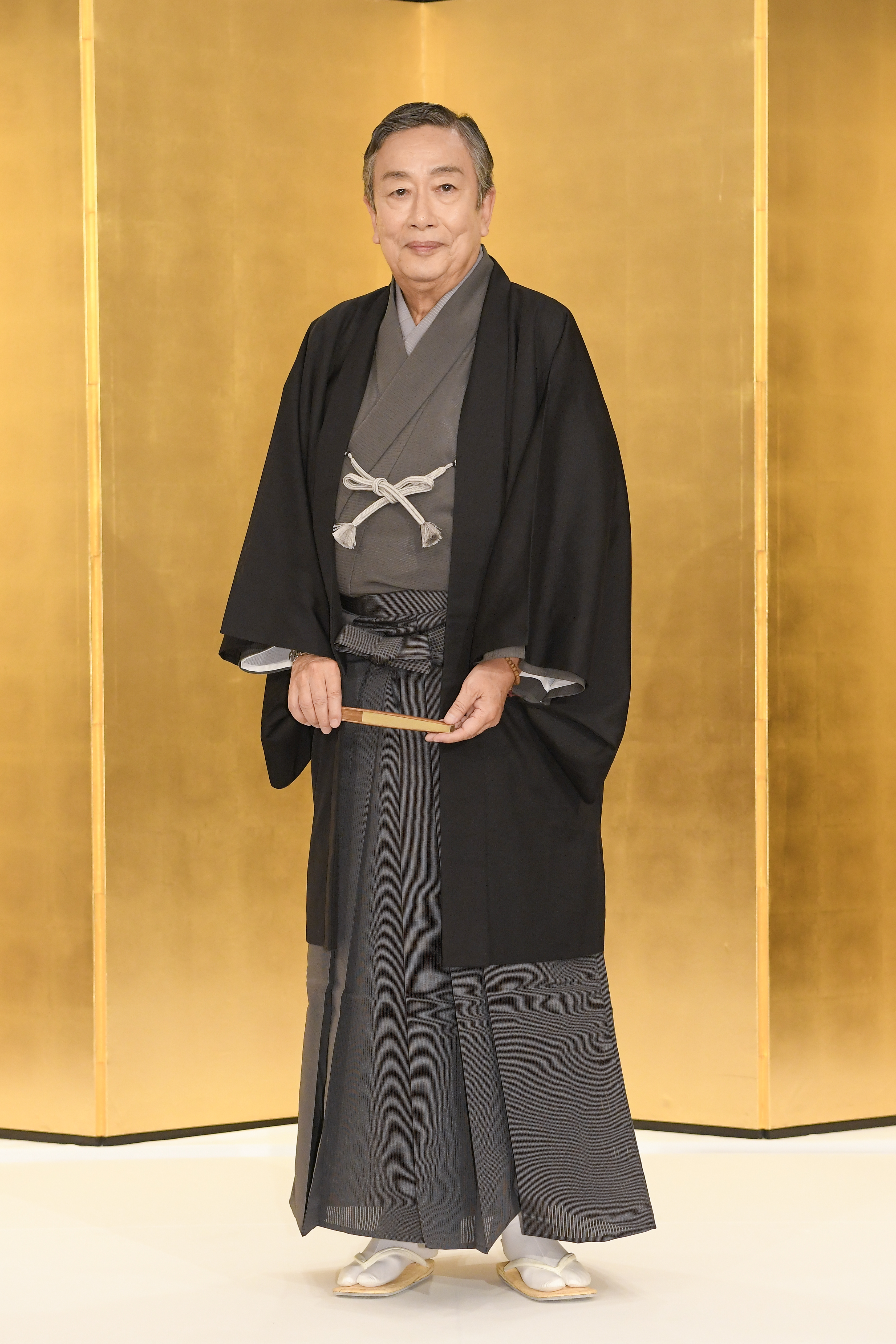 重要無形文化財になってます。当時、470万円で購入、叔母が